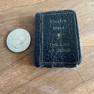 Vtg Miniature Childs Bible and Prayer Book -The Life of Jesus
1932 MINT